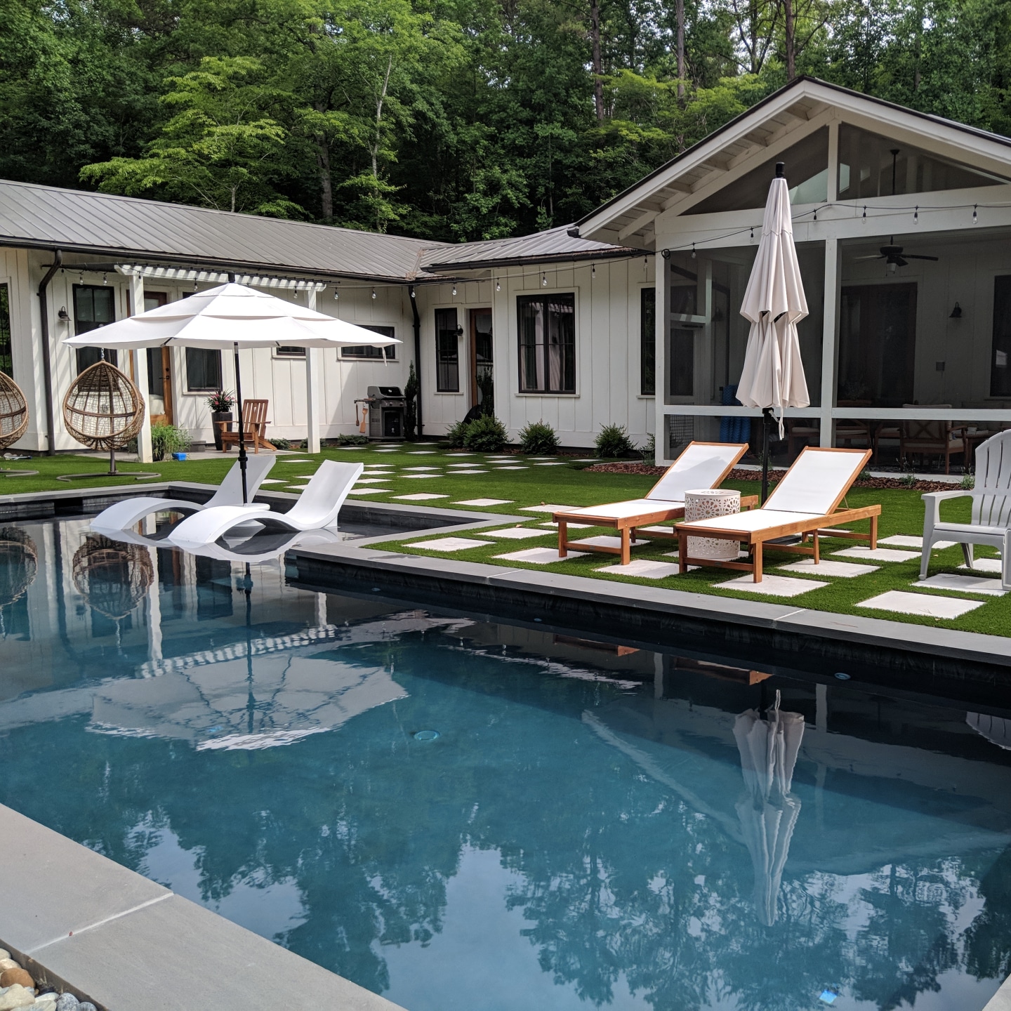 Clean and Fresh Private Retreat - Vue Custom Pools & Design